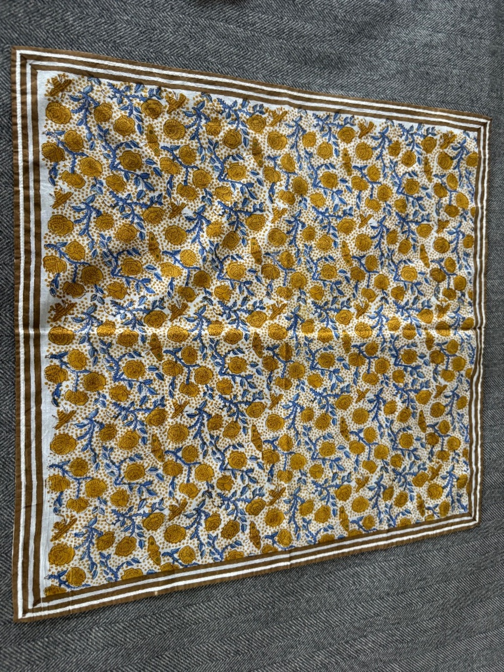 NWOT, BLOCK SHOP TEXTILES, ROSES BANDANA, FLORET COLLECTION - Picture 14 of 16
